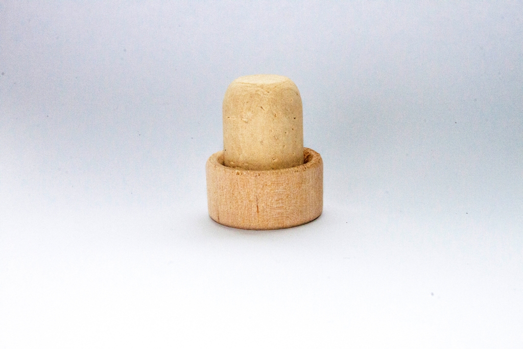 natural bar-top cork stopper